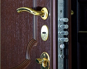 Замена замка на металлической двери Legran в Краснодаре